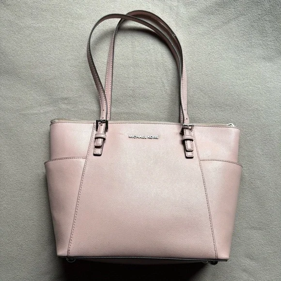 Michael Kors Tote Purse - Picture 1 of 7